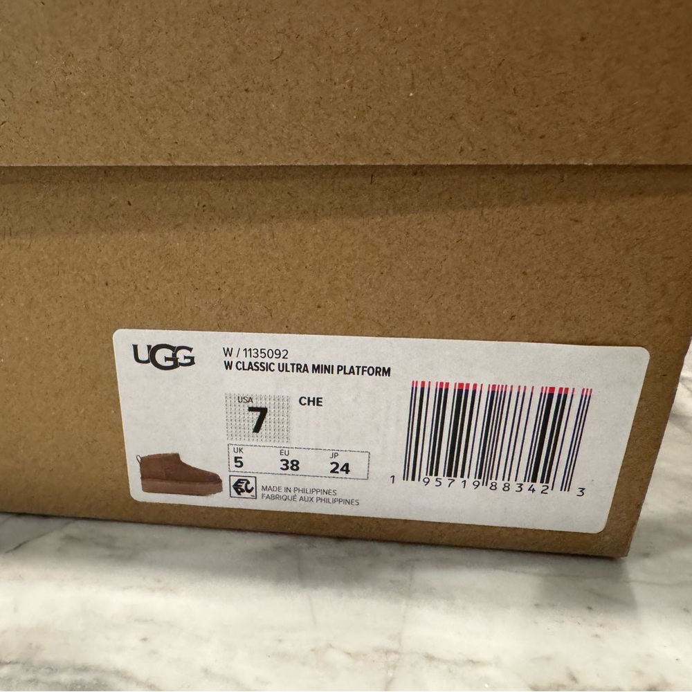 UGG Women's Classic Ultra Mini Platform Boot - NWT Chesnut Sz 7 - Picture 9 of 10